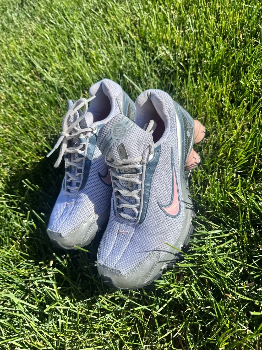 Nike Shox Running Shoes Gray Pink Y2K Women’s Size 8